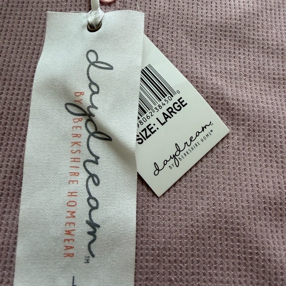 Daydream Mauve Lounge Set size large NWT - Picture 4 of 9